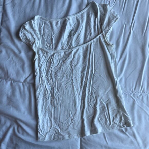 Wild Fable White Short Sleeve Tee - Picture 2 of 5